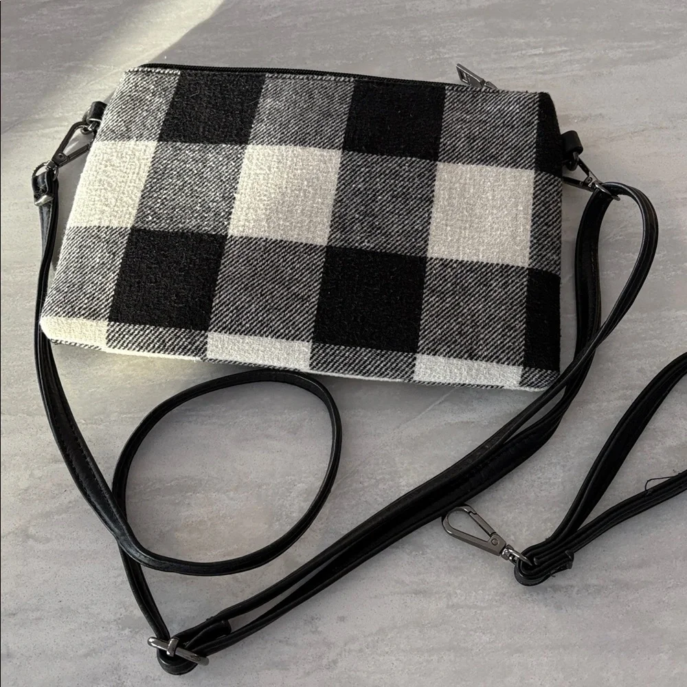 Crossbody - Picture 6 of 6